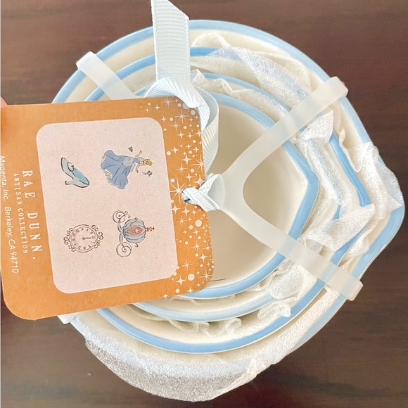 NWT Rae Dunn Disney Magical Cinderella Princess Measuring Cups Set - Picture 3 of 9